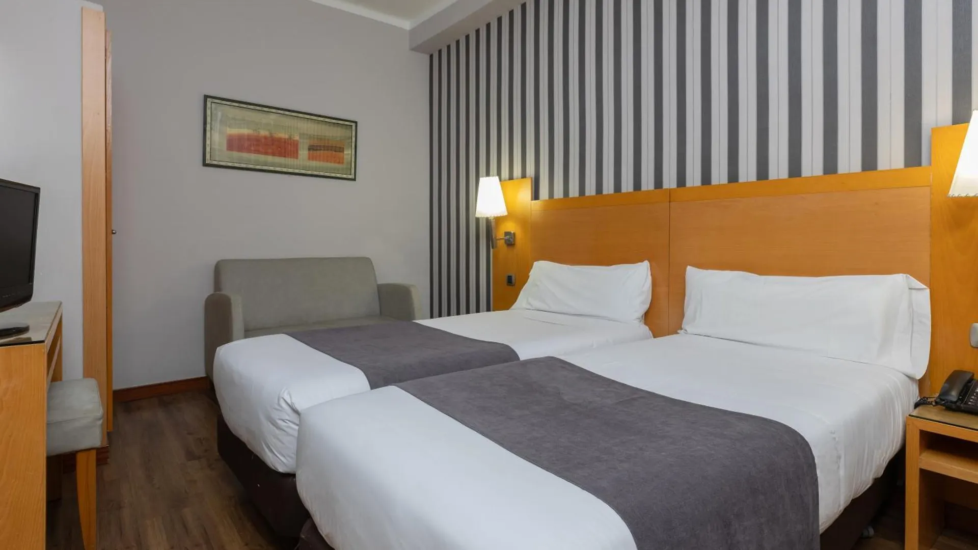 Hotel Lyon contacts